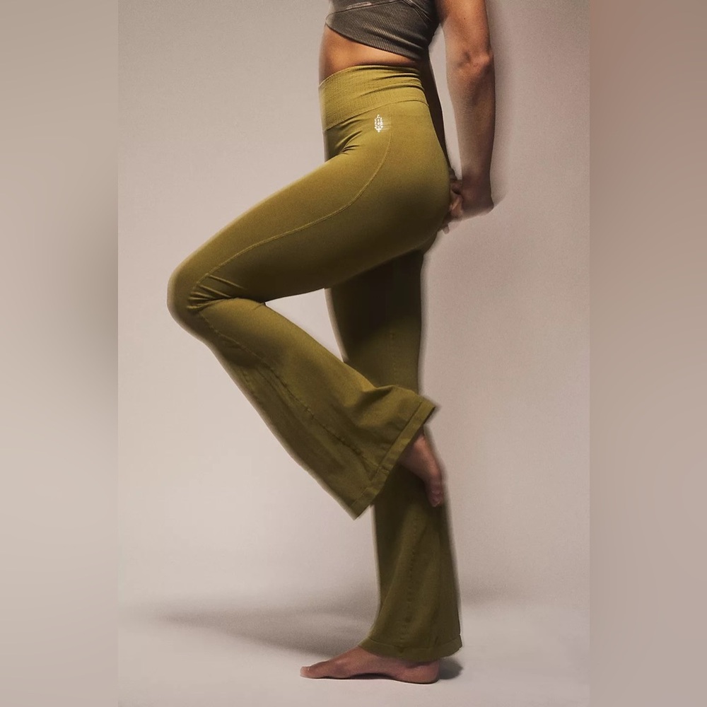 FP Movement Good Karma Flare Leggings Flare Pants Dusted Military NWOT Size XS/S